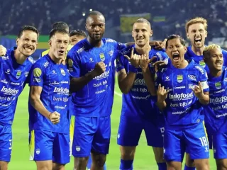 Comeback Ganas di GBLA! Persib Bandung Hajar PSM Makassar 3-1 di BRI Super League