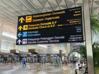 Erupsi Anak Krakatau Bikin Penerbangan Lumpuh, Sejumlah Bandara Ditutup